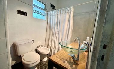 Venta/Permuta Casa 4 amb. Cochera, Pileta, terraza