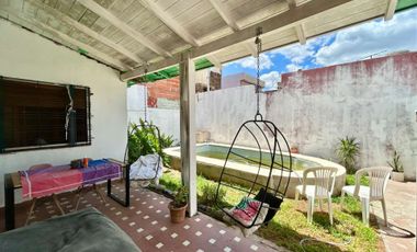 Venta/Permuta Casa 4 amb. Cochera, Pileta, terraza