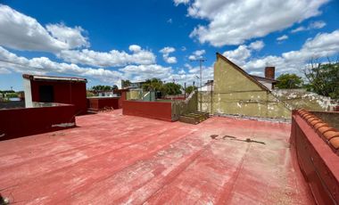 Venta/Permuta Casa 4 amb. Cochera, Pileta, terraza
