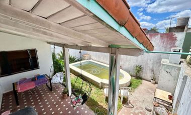 Venta/Permuta Casa 4 amb. Cochera, Pileta, terraza