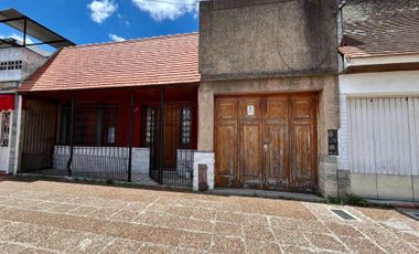 Venta/Permuta Casa 4 amb. Cochera, Pileta, terraza