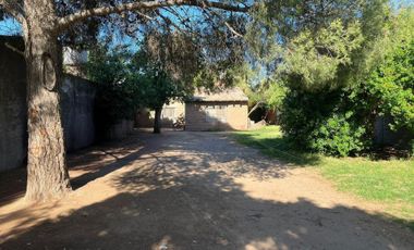 Terreno con casa a refaccionar Savioli 1825
