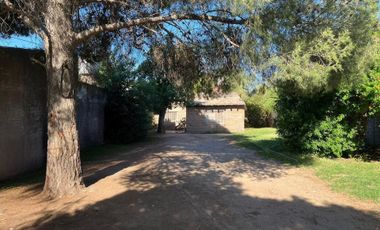 Terreno con casa a refaccionar Savioli 1825