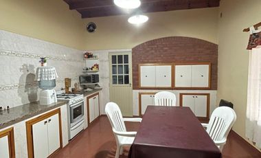 CASA EN VENTA EN BRAGADO CON PILETA