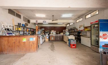 Venta de Casa + Local comercial + Galpón en Recreo