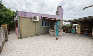 Venta de Casa + Local comercial + Galpón en Recreo
