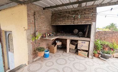 Venta de Casa + Local comercial + Galpón en Recreo