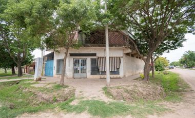 Venta de Casa + Local comercial + Galpón en Recreo