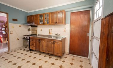 Venta de Casa + Local comercial + Galpón en Recreo