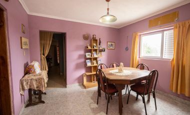 Venta de Casa + Local comercial + Galpón en Recreo