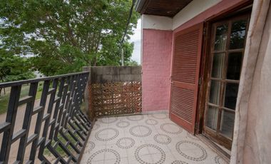 Venta de Casa + Local comercial + Galpón en Recreo