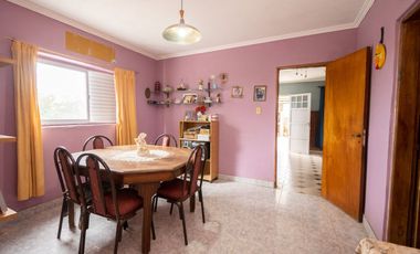 Venta de Casa + Local comercial + Galpón en Recreo