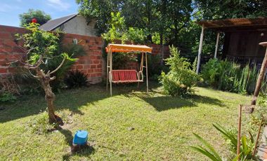 Casa en venta 4 ambientes. Parque. Cochera. Apto p