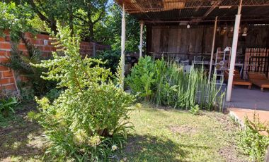 Casa en venta 4 ambientes. Parque. Cochera. Apto p