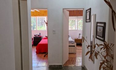 Casa en venta 4 ambientes. Parque. Cochera. Apto p