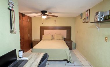 CASA EN VENTA 2 PLANTAS, 3 RECÁMARAS, 2 BAÑOS, 1 ESTUDIO