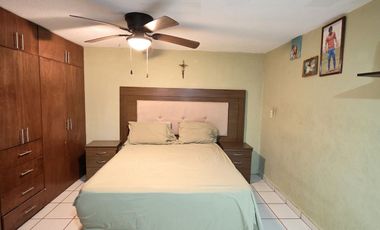 CASA EN VENTA 2 PLANTAS, 3 RECÁMARAS, 2 BAÑOS, 1 ESTUDIO