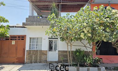 CASA EN VENTA 2 PLANTAS, 3 RECÁMARAS, 2 BAÑOS, 1 ESTUDIO