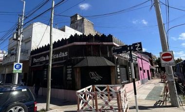Local en venta - 2 Ambientes 3 Baños - Wilde