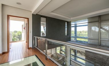 Casa en venta - 4 Dormitorios 3 Baños - Pinamar