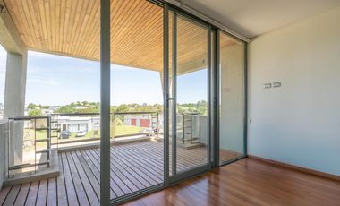 Casa en venta - 4 Dormitorios 3 Baños - Pinamar