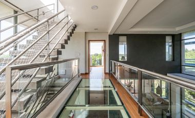 Casa en venta - 4 Dormitorios 3 Baños - Pinamar