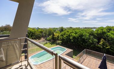 Casa en venta - 4 Dormitorios 3 Baños - Pinamar