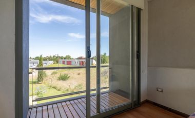 Casa en venta - 4 Dormitorios 3 Baños - Pinamar