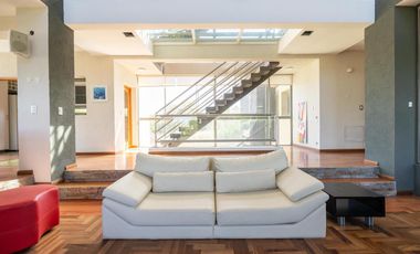 Casa en venta - 4 Dormitorios 3 Baños - Pinamar