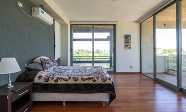 Casa en venta - 4 Dormitorios 3 Baños - Pinamar