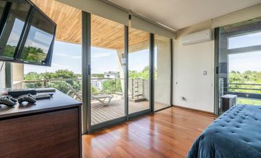 Casa en venta - 4 Dormitorios 3 Baños - Pinamar