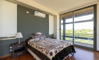 Casa en venta - 4 Dormitorios 3 Baños - Pinamar
