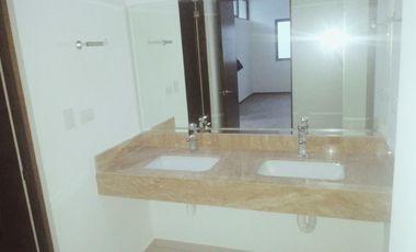 Casa en Renta en Privada Los Nogales, en el Yerbaniz, Santiago, N.L.