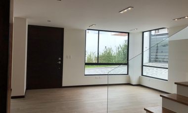 Vendo casa 3 dormitorios, estudio y terraza - Tumbaco Sector La Morita