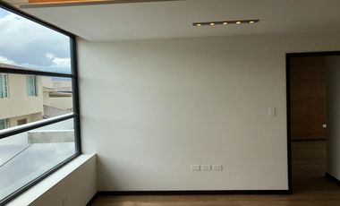 Vendo casa 3 dormitorios, estudio y terraza - Tumbaco Sector La Morita