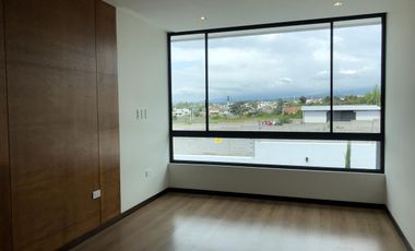 Vendo casa 3 dormitorios, estudio y terraza - Tumbaco Sector La Morita