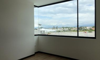 Vendo casa 3 dormitorios, estudio y terraza - Tumbaco Sector La Morita