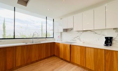 Venta Casa a Estrenar con Excelentes Acabados - Tumbaco Sector La Morita