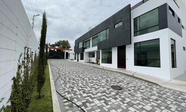 Venta Casa a Estrenar con Excelentes Acabados - Tumbaco Sector La Morita