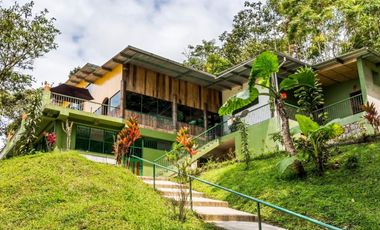 VENTA HOSTAL EN GUALEA VIA PACTO NOROCCIDENTE DE QUITO