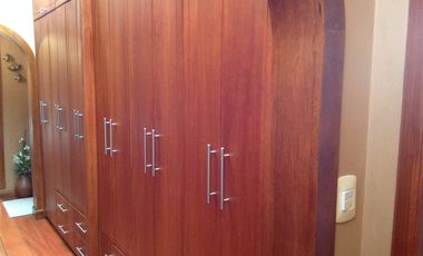 Venta hermosa casa con amplio terreno de 1200m2 en la Mitad del Mundo.  Amplia casa de 400m2 con 4 d