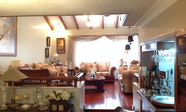 Venta hermosa casa con amplio terreno de 1200m2 en la Mitad del Mundo.  Amplia casa de 400m2 con 4 d