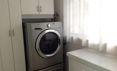 Venta hermosa casa con amplio terreno de 1200m2 en la Mitad del Mundo.  Amplia casa de 400m2 con 4 d