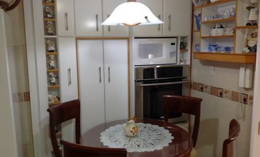 Venta hermosa casa con amplio terreno de 1200m2 en la Mitad del Mundo.  Amplia casa de 400m2 con 4 d