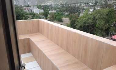 Venta hermosa casa con amplio terreno de 1200m2 en la Mitad del Mundo.  Amplia casa de 400m2 con 4 d