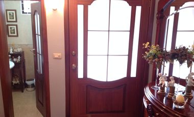 Venta hermosa casa con amplio terreno de 1200m2 en la Mitad del Mundo.  Amplia casa de 400m2 con 4 d