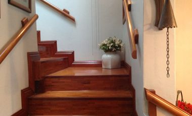 Venta hermosa casa con amplio terreno de 1200m2 en la Mitad del Mundo.  Amplia casa de 400m2 con 4 d