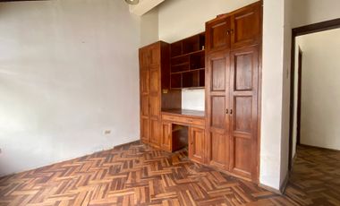 Casa de venta junto al Estadio Olímpico Atahualpa (excelente precio)