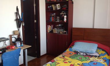 Venta amplia Casa de 470m2 con terreno de 960m2 en Calderón