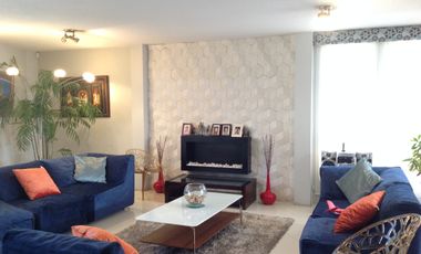 Venta amplia Casa de 470m2 con terreno de 960m2 en Calderón